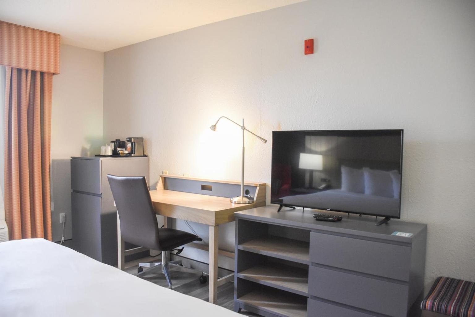 Country Inn & Suites By Radisson Bloomington-Normal West, Il Eksteriør bilde