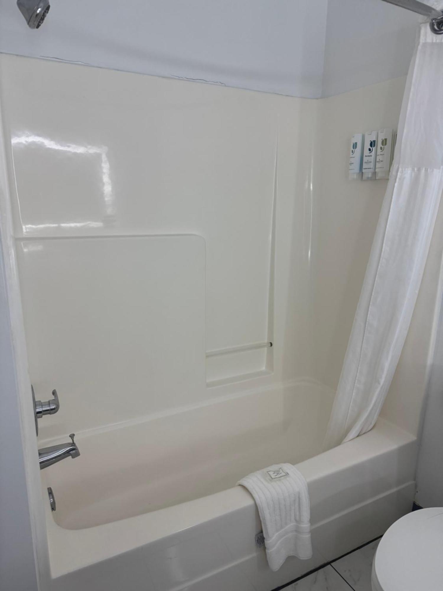 Country Inn & Suites By Radisson Bloomington-Normal West, Il Eksteriør bilde